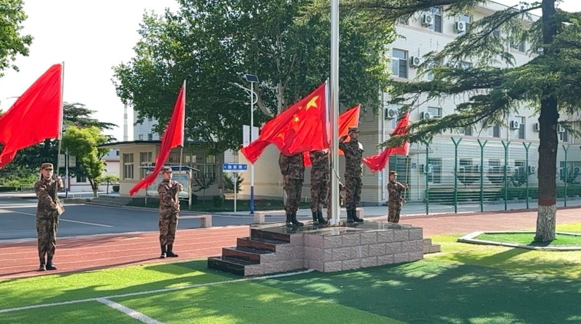 感恩于心 | 温暖前行——山东职业技工学校举行升旗仪式